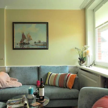 Friedeburg Apartment *