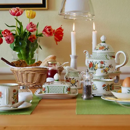 Friedeburg Apartment *